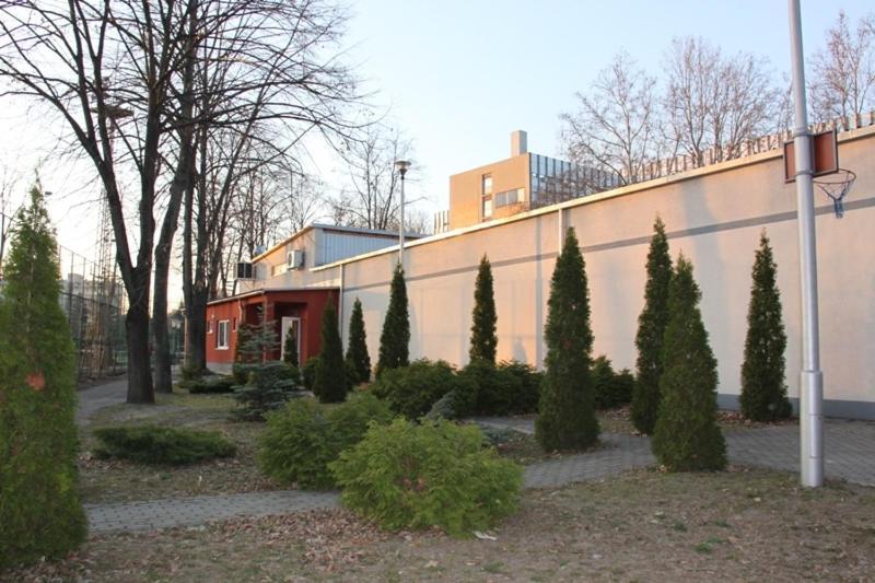 Teke Bowling Centrum Es Sport Panzio Сегед Экстерьер фото